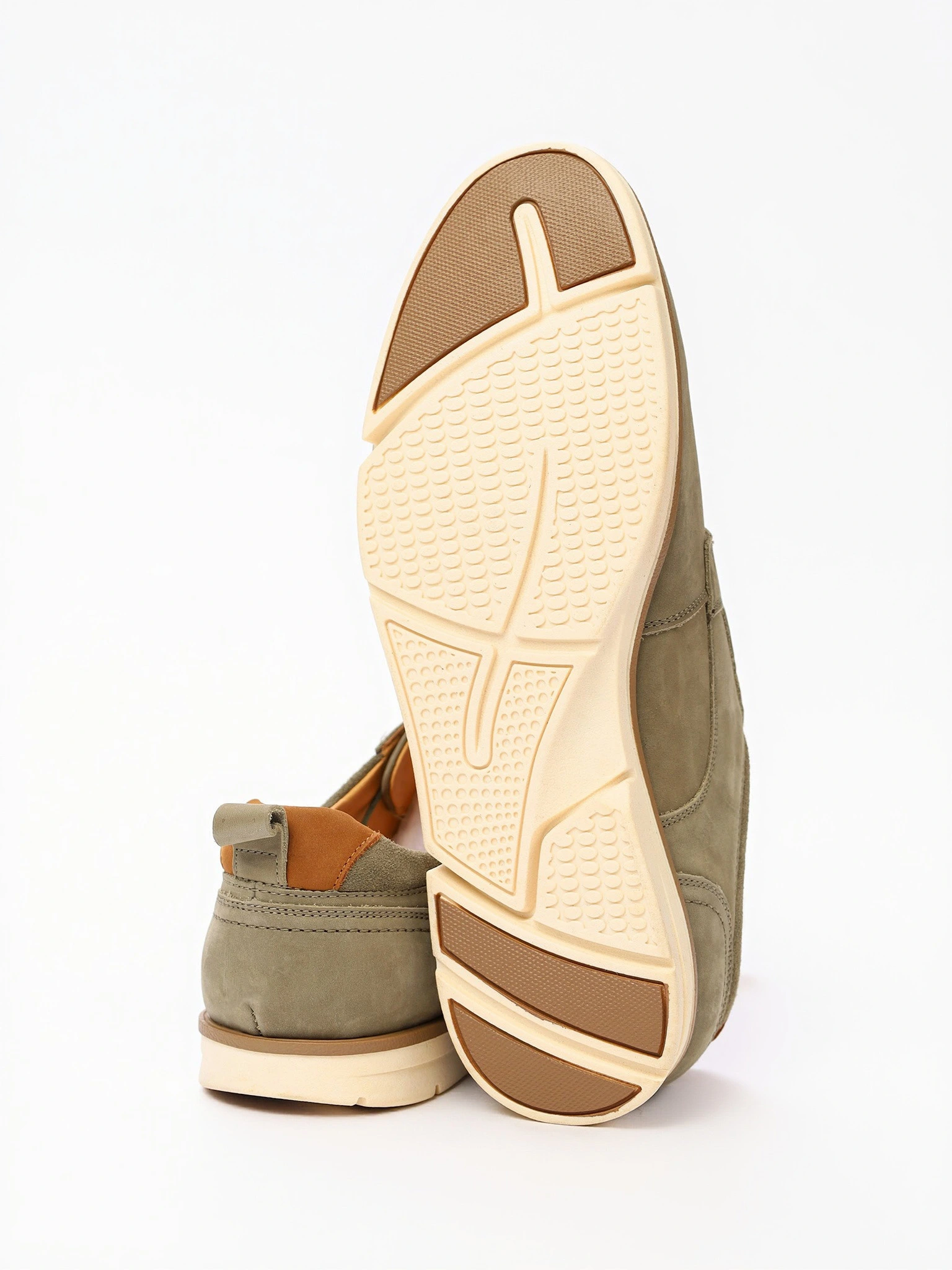 Туфли-дерби зеленого цвета со шнуровкой